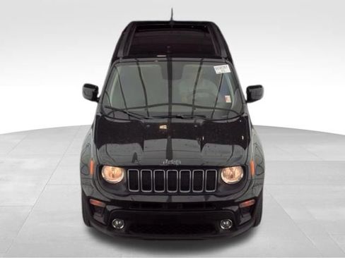 Used 2020 Jeep Renegade Latitude w/ Cold Weather Group AWD/4WD image 2