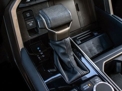 Used 2025 Toyota Tundra Limited image 22