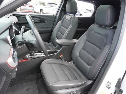 Used 2023 Chevrolet TrailBlazer RS w/ Sun and Liftgate Package FWD image 13