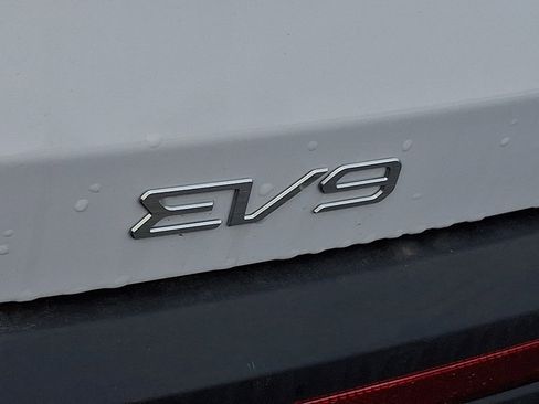 New 2026 Kia EV9 Wind image 14