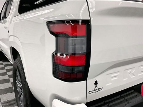 New 2025 Nissan Frontier SV image 18