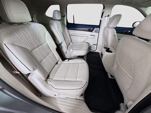 Used 2025 Buick Enclave Avenir w/ Super Cruise Package image 28