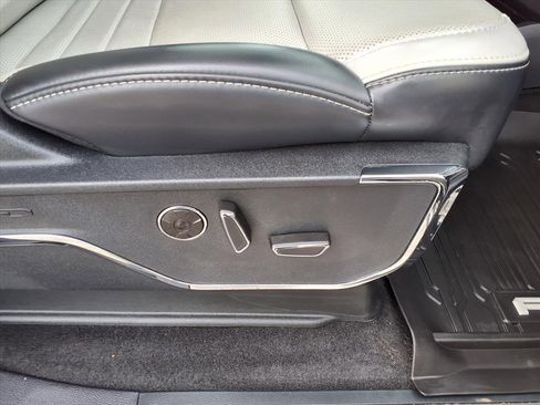 Used 2024 Ford F150 Lightning Platinum image 14