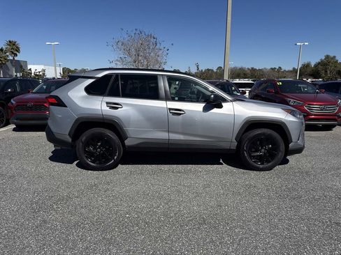 Used 2019 Toyota RAV4 LE image 2