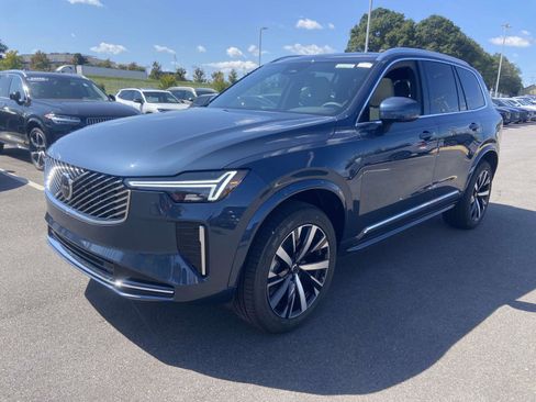 New 2026 Volvo XC90 B5 Core image 3