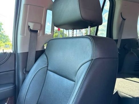 Used 2020 GMC Yukon SLT w/ HD Trailering Package AWD/4WD image 16
