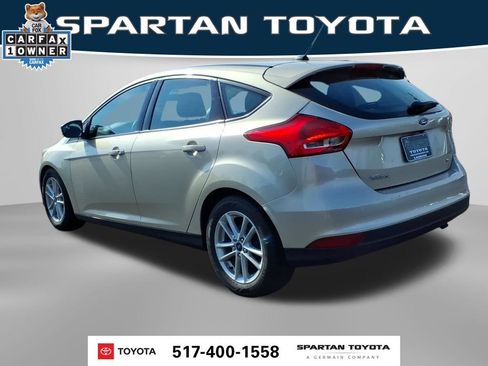 Used 2018 Ford Focus SE w/ Cold Weather Package FWD image 10