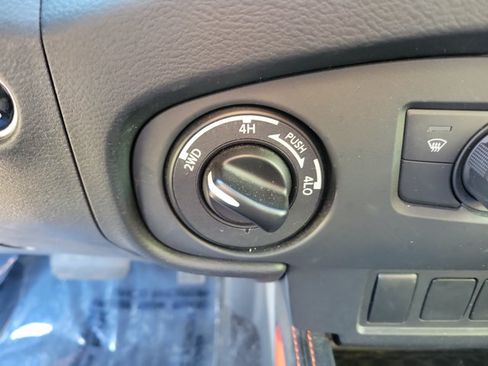 Used 2024 Nissan Frontier PRO-4X w/ Off-Road Protection Package AWD/4WD image 32