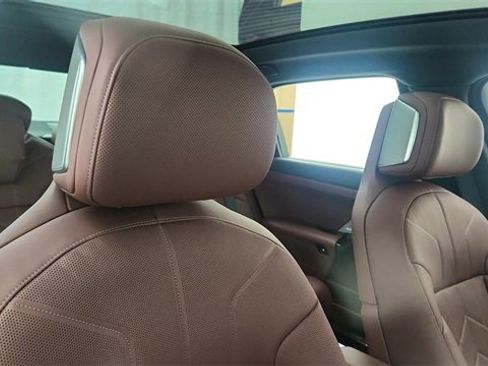 Used 2025 BMW i7 eDrive50 image 23