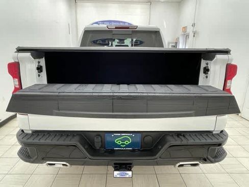 Certified 2022 Chevrolet Silverado 1500 LT Trail Boss w/ Convenience Package II AWD/4WD image 14