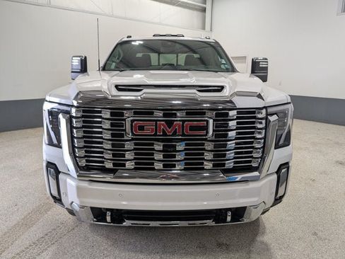 Used 2025 GMC Sierra 3500 Denali AWD/4WD image 8