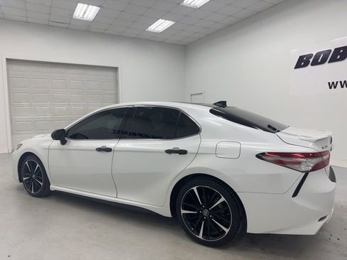 Used 2019 Toyota Camry XSE FWD image 7