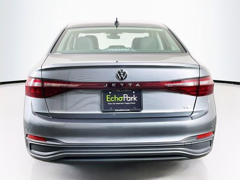 Used 2025 Volkswagen Jetta SE image 7