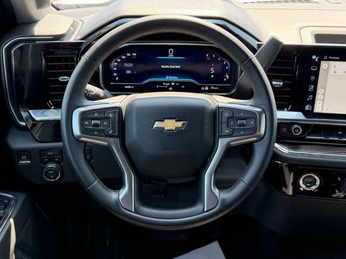 Used 2024 Chevrolet Silverado 1500 LT image 18