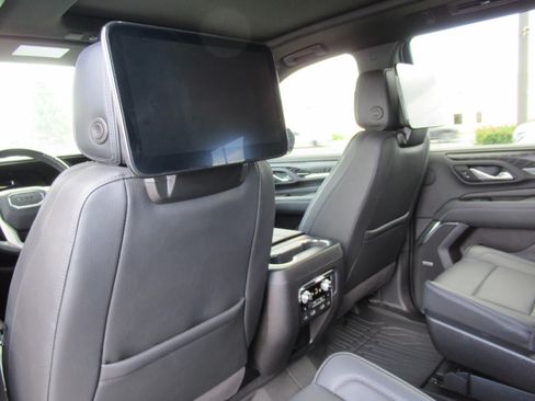 Used 2024 GMC Yukon Denali w/ Denali Reserve Package AWD/4WD image 17