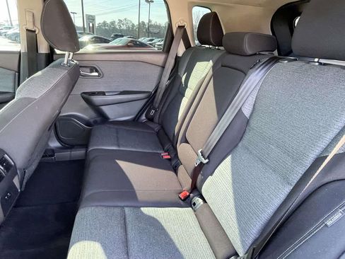 Used 2023 Nissan Rogue SV image 11