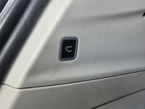 Used 2017 Chrysler Pacifica Touring-L Plus w/ Advanced Safetytec Group image 32