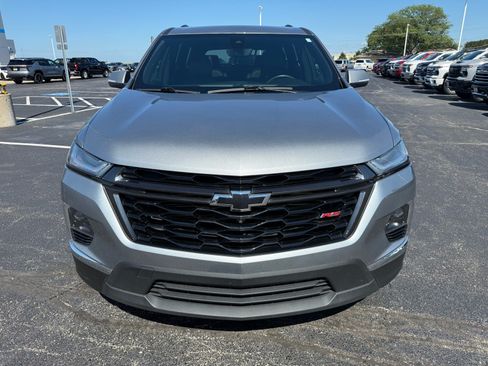 Used 2023 Chevrolet Traverse RS w/ LPO, Floor Liner Package AWD/4WD image 9