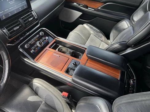Used 2018 Lincoln Navigator Reserve w/ Technology Package AWD/4WD image 12