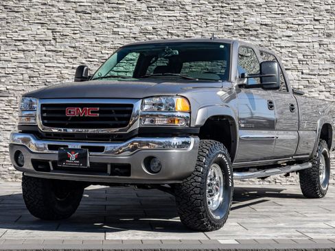 Used 2006 GMC Sierra 2500 SLT w/ Heavy-Duty Power Package image 8