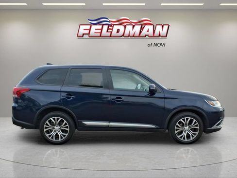 Used 2017 Mitsubishi Outlander SE AWD/4WD image 7
