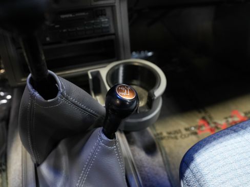 Used 1988 Toyota Pickup Deluxe image 35