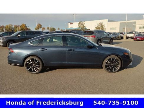 Used 2025 Honda Accord Touring image 7