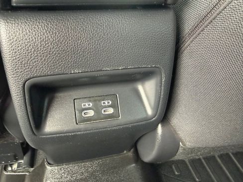 Used 2023 Toyota Corolla SE w/ Blackout Package (TMS) FWD image 17