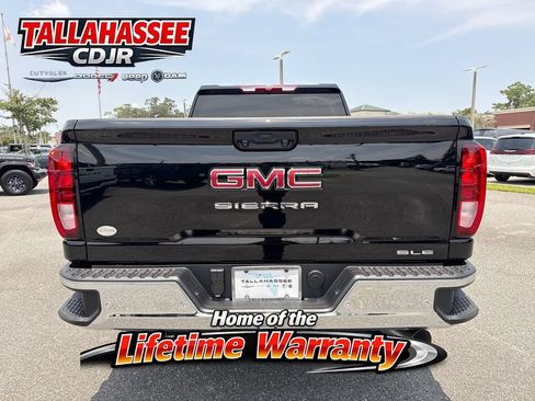 Used 2025 GMC Sierra 2500 SLE AWD/4WD image 4