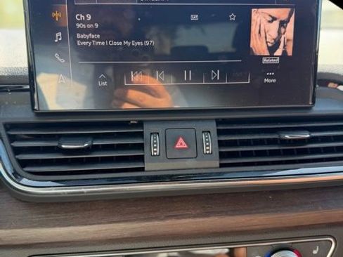 Used 2023 Audi Q5 2.0T Premium w/ Convenience Package image 10