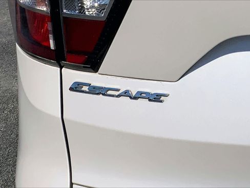Certified 2018 Ford Escape SEL FWD image 27