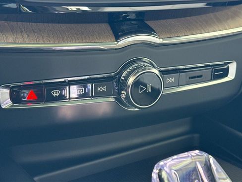 Used 2026 Volvo XC60 B5 Plus w/ Protection Package Premier image 19