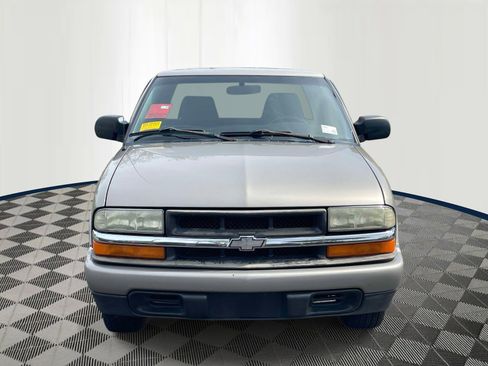 Used 2003 Chevrolet S10 Pickup LS image 2