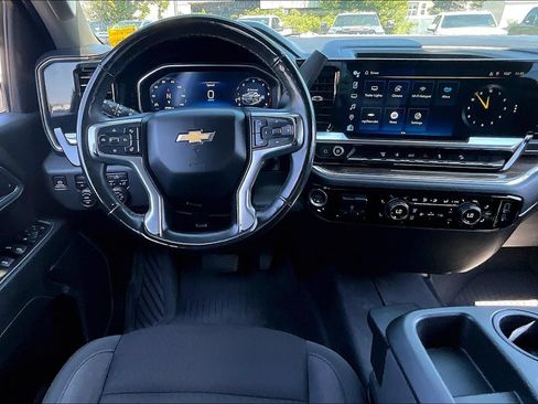 Used 2024 Chevrolet Silverado 2500 LT AWD/4WD image 5