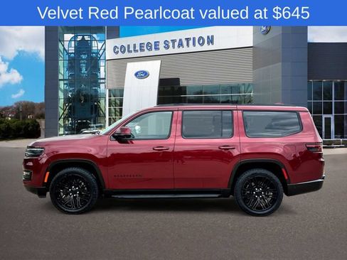 Used 2022 Jeep Wagoneer Series I AWD/4WD image 3