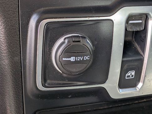 Used 2019 Jeep Wrangler Sport AWD/4WD image 31