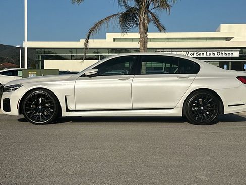 Used 2021 BMW 740i w/ M Sport Package image 6