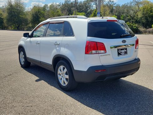 Used 2012 Kia Sorento LX image 3