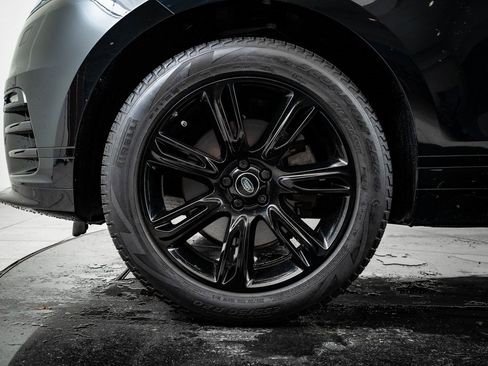 Used 2023 Land Rover Range Rover Velar R-Dynamic S image 13