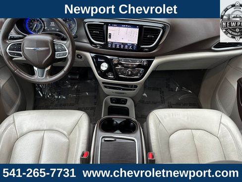 Used 2018 Chrysler Pacifica Touring-L Plus image 14