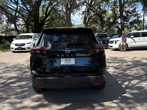 Used 2025 Nissan Rogue SV AWD/4WD image 13