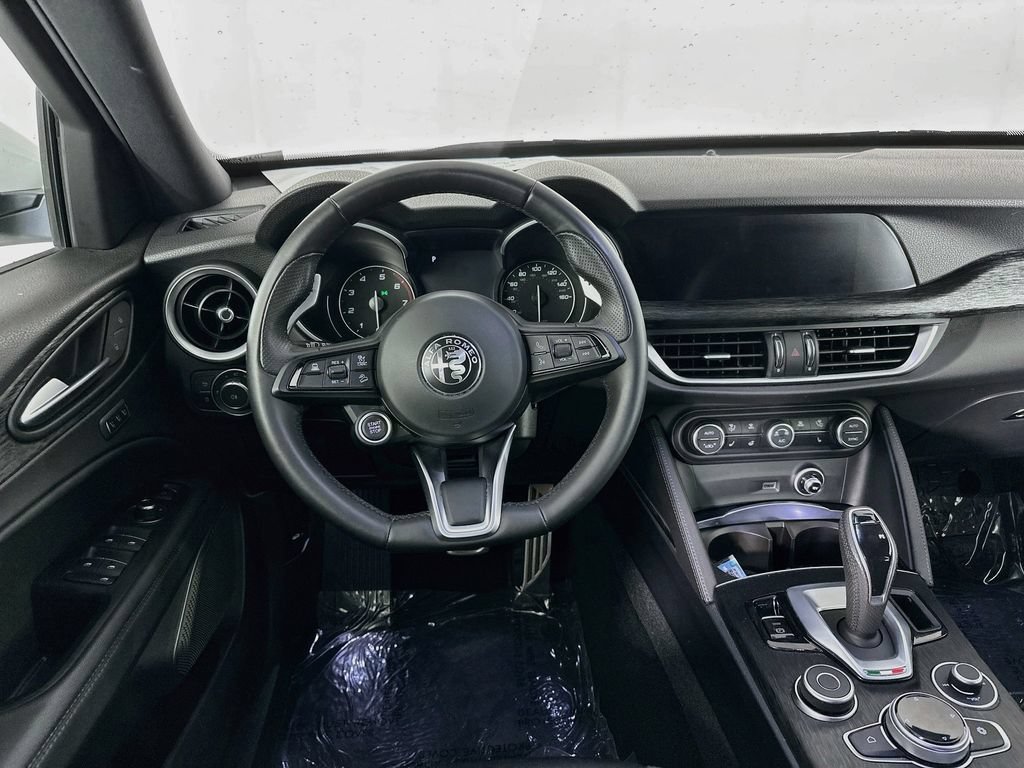 Used 2023 Alfa Romeo Stelvio Sprint AWD/4WD image 30