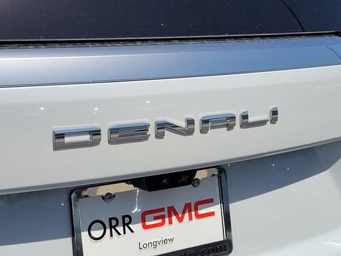 New 2026 GMC Yukon Denali w/ Denali Reserve Package AWD/4WD image 8