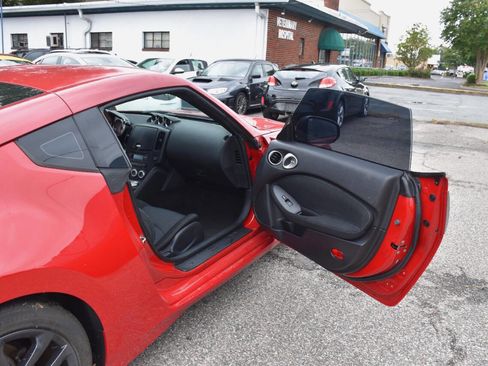 Used 2016 Nissan 370Z Touring w/ Aerodynamics Package image 11