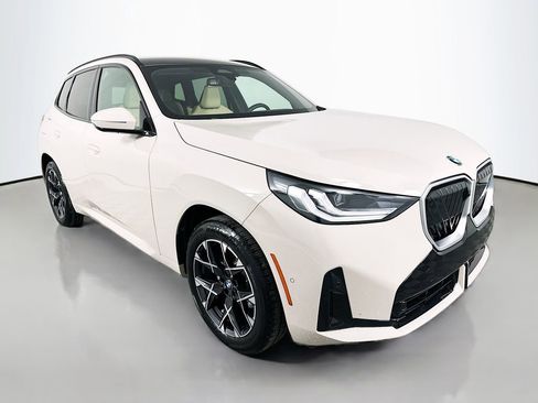 Used 2025 BMW X3 xDrive30i w/ Premium Package AWD/4WD image 3