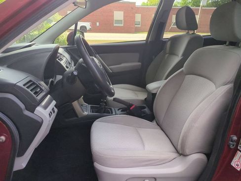 Used 2015 Subaru Forester 2.5i Premium AWD/4WD image 22