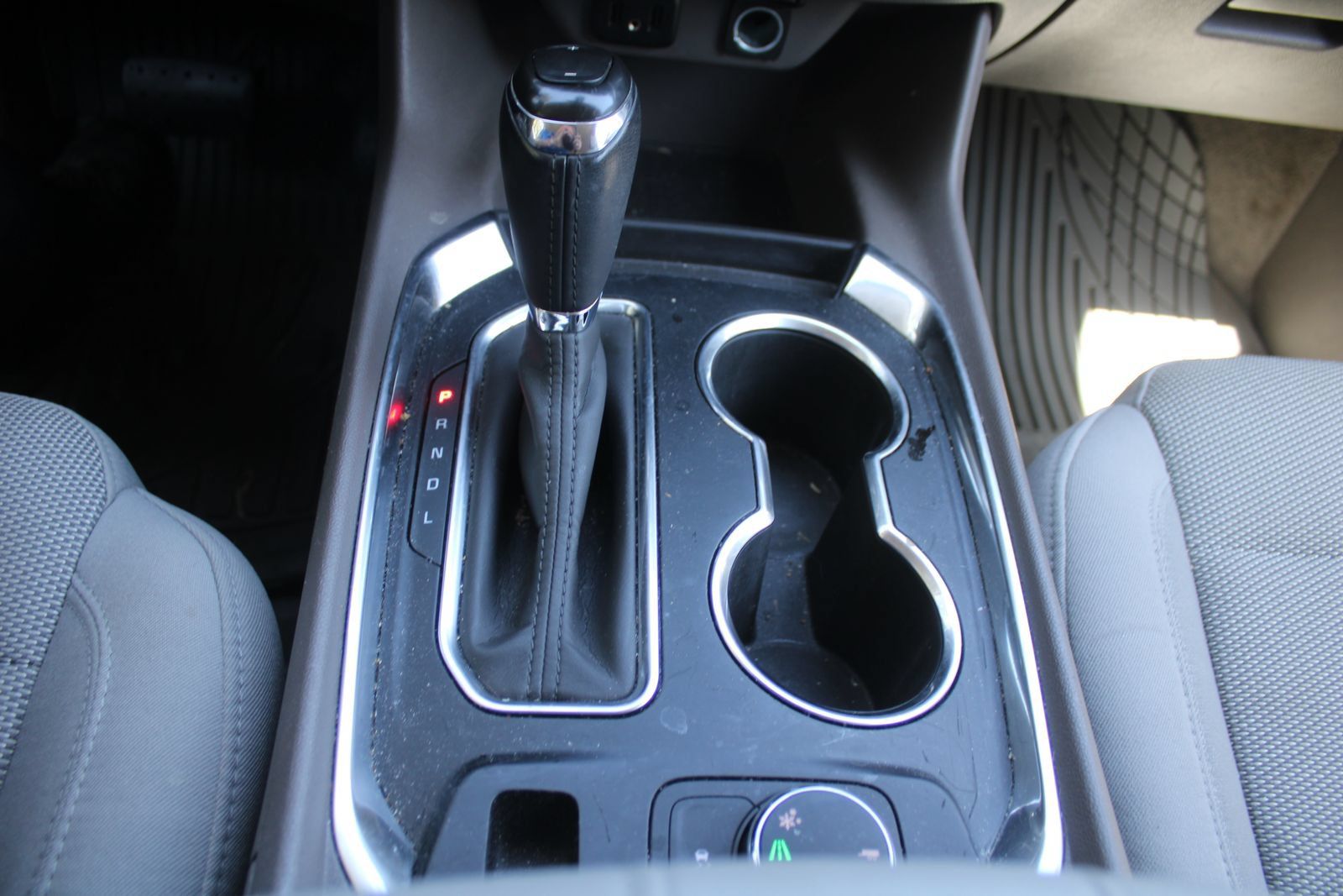 Used 2020 Chevrolet Traverse LT FWD image 38