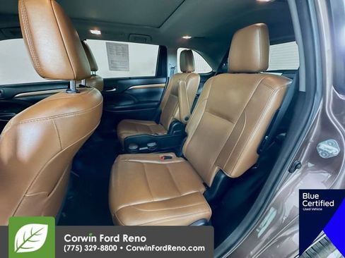 Used 2017 Toyota Highlander Limited Platinum image 28