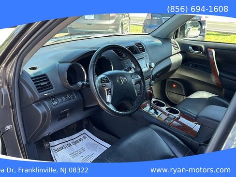 Used 2012 Toyota Highlander Limited w/ Tow Pkg AWD/4WD image 15
