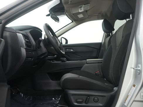 Used 2025 Nissan Rogue SV AWD/4WD image 24